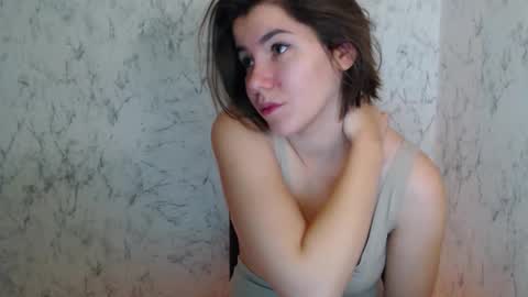 Snapshot of syrendixon chatting on December 4, 9:45 pm SyrenDixon online show from December 4, 9:45 pm