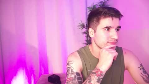 t0ny_wylie online show from February 11, 9:31 pm