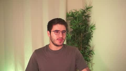 Snapshot of t0ny_wylie chatting on March 17, 7:23 am t0ny_wylie online show from March 17, 7:23 am