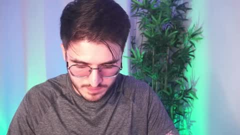 Snapshot of t0ny_wylie chatting on April 9, 2:22 pm t0ny_wylie online show from April 9, 2:22 pm