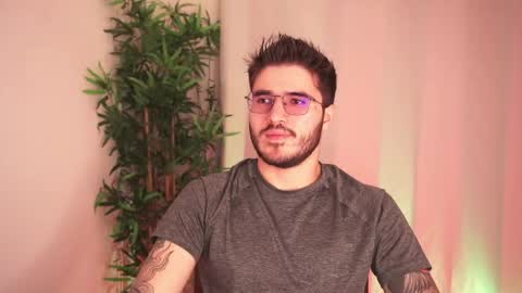 Snapshot of t0ny_wylie chatting on May 15, 8:27 pm t0ny_wylie online show from May 15, 8:27 pm