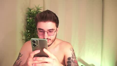 Snapshot of t0ny_wylie chatting on May 20, 11:55 pm t0ny_wylie online show from May 20, 11:55 pm