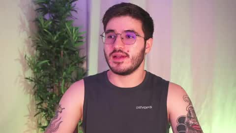 Snapshot of t0ny_wylie chatting on May 25, 12:55 pm t0ny_wylie online show from May 25, 12:55 pm
