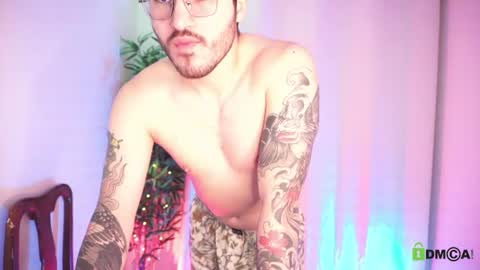 t0ny_wylie online show from July 21, 10:17 am
