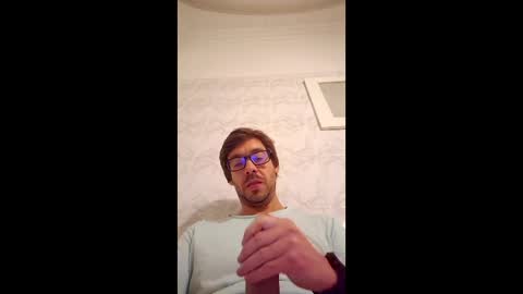 Snapshot of t_fuenzalida chatting on December 16, 2:49 am t_fuenzalida online show from December 16, 2:49 am