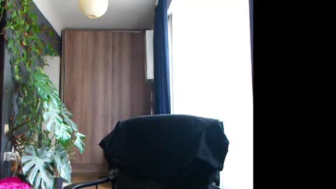 Snapshot of t_huracane chatting on February 26, 1:41 pm Huracane online show from February 26, 1:41 pm