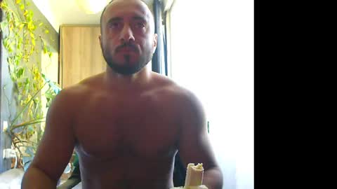 Snapshot of t_huracane chatting on October 16, 10:49 am Huracane online show from October 16, 10:49 am