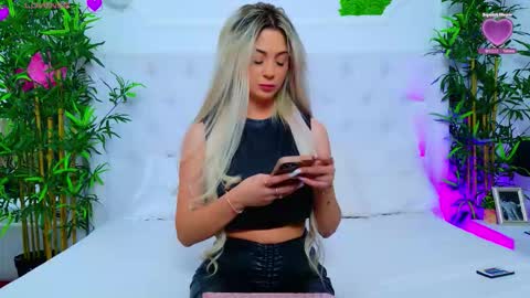 Arianna online show from October 15, 1:44 pm