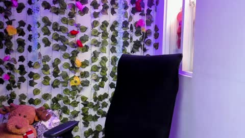 Snapshot of tabitapurple chatting on December 7, 2:57 pm TABITA online show from December 7, 2:57 pm