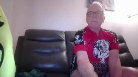 tacrunner66_ online show from February 2, 2:45 pm