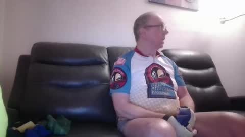 tacrunner66_ online show from February 4, 2:53 pm