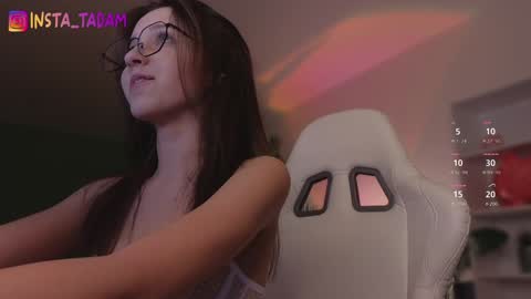 Snapshot of tadammary chatting on December 12, 8:32 pm Mary online show from December 12, 8:32 pm