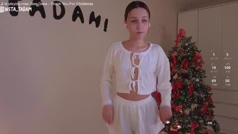 Snapshot of tadammary chatting on December 19, 11:18 am Mary online show from December 19, 11:18 am
