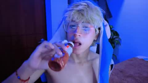 taichi online show from November 13, 10:52 pm