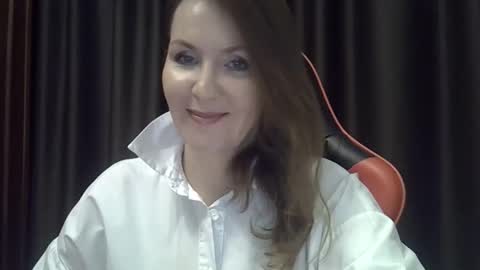 taisialucky77 online show from December 18, 6:36 pm