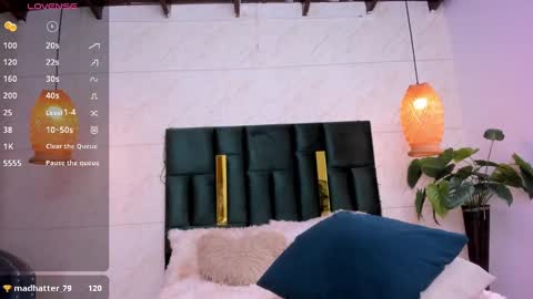 Snapshot of taissa_ chatting on February 9, 3:12 pm Taissa online show from February 9, 3:12 pm