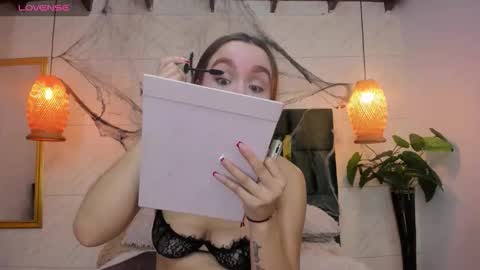 Snapshot of taissa_ chatting on November 1, 4:31 pm Taissa online show from November 1, 4:31 pm