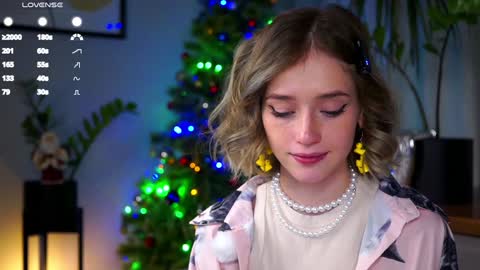 Mia online show from December 29, 10:12 am