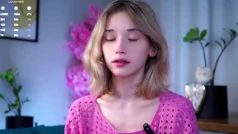 Mia online show from March 8, 1:28 am