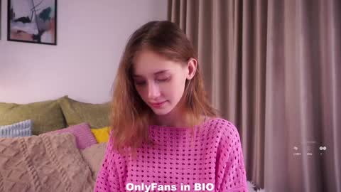 Mia online show from November 29, 1:30 am