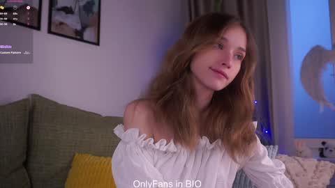 Mia online show from December 15, 2:38 am