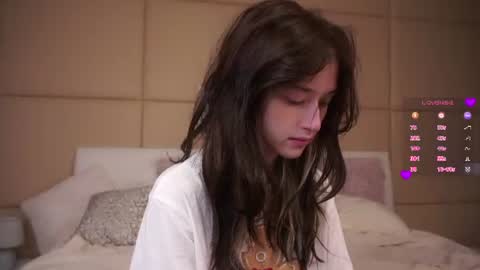 Mia online show from June 26, 2:49 am