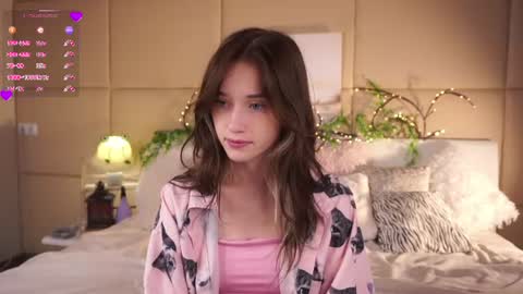 Mia online show from July 28, 1:23 am