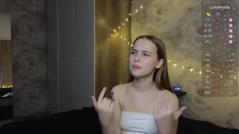 taiti_fox_cub online show from November 17, 5:52 pm