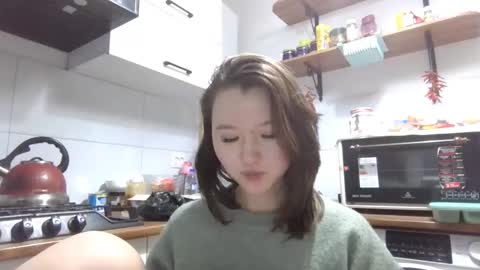 Snapshot of tajuanadelfelder chatting on December 16, 2:55 pm Lily online show from December 16, 2:55 pm