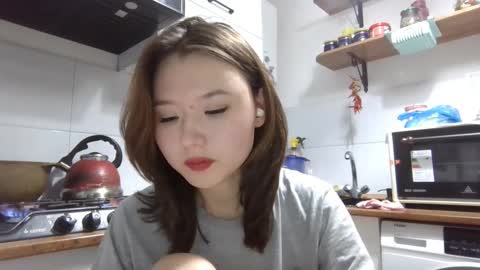 Lily online show from December 18, 2:12 pm