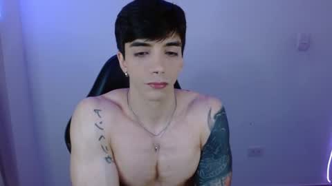 Snapshot of takeru___ chatting on February 21, 8:37 am takeru___ online show from February 21, 8:37 am