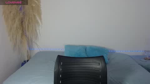 Snapshot of talia_florez chatting on October 16, 1:23 pm T A L I A online show from October 16, 1:23 pm