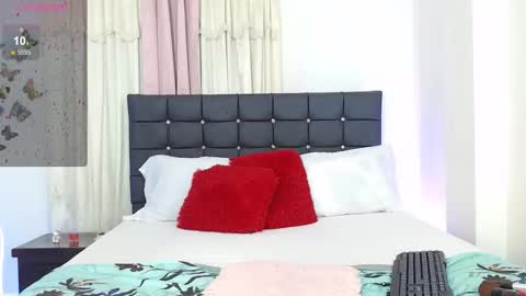 Snapshot of talianamoreno chatting on November 12, 1:39 am taliana modelo independiente online show from November 12, 1:39 am