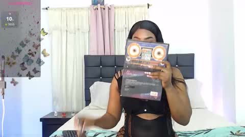 Snapshot of talianamoreno chatting on November 18, 1:00 am taliana modelo independiente online show from November 18, 1:00 am