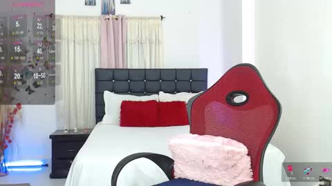 Snapshot of talianamoreno chatting on December 15, 1:10 am taliana modelo independiente online show from December 15, 1:10 am