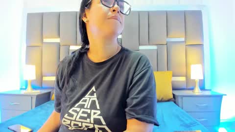 tali  online show from September 27, 7:41 pm