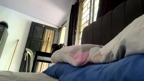 tali  online show from October 22, 4:18 pm