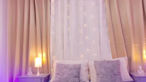 tali  online show from June 15, 1:13 pm