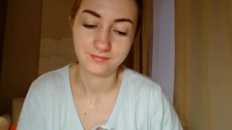  Kira  online show from December 17, 6:35 am