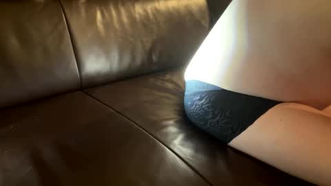 tall_shy_kitty online show from February 15, 2:08 am