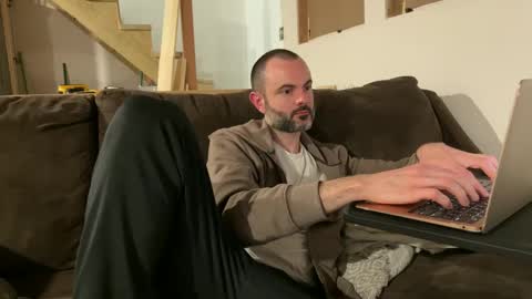 talldarknhandsy online show from September 23, 2:36 am