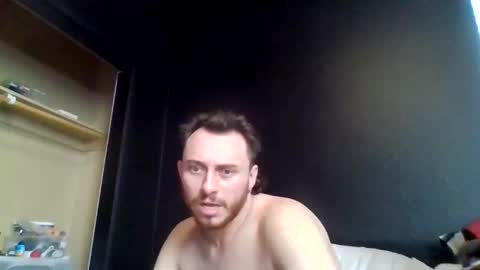 Snapshot of tallhungcloudyy chatting on June 3, 2:33 pm tallhungcloudyy online show from June 3, 2:33 pm