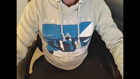 Snapshot of talljay91 chatting on December 11, 3:02 am Just ask for it online show from December 11, 3:02 am