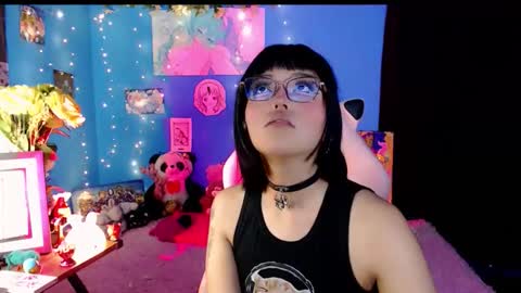 Alejandra Independent model online show from December 19, 7:04 am