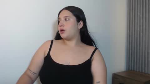 T AMARA online show from February 9, 7:18 pm