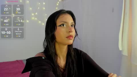 Snapshot of tamara_aluna_ chatting on December 5, 12:03 pm Tamy online show from December 5, 12:03 pm