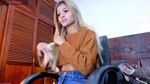    online show from November 15, 12:13 pm