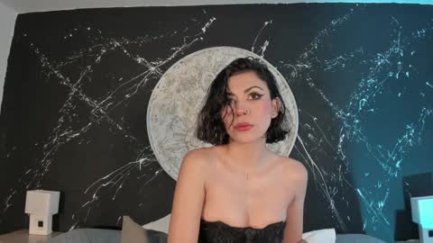 Snapshot of tamarathompsonn chatting on December 9, 6:45 am Tamara. online show from December 9, 6:45 am