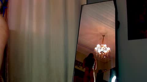 Snapshot of tamiriscampos chatting on November 6, 11:55 am BrazilianFIT online show from November 6, 11:55 am