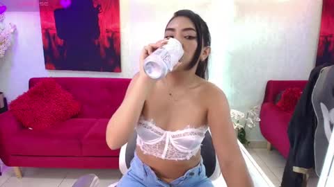 Snapshot of tammy_petit chatting on April 24, 11:07 pm Tammy online show from April 24, 11:07 pm